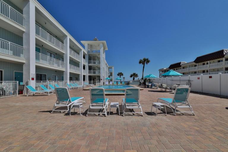 Coastal Waters 107 - A Studio Poolside Retreat - Ferienwohnung New Smyrna Beach