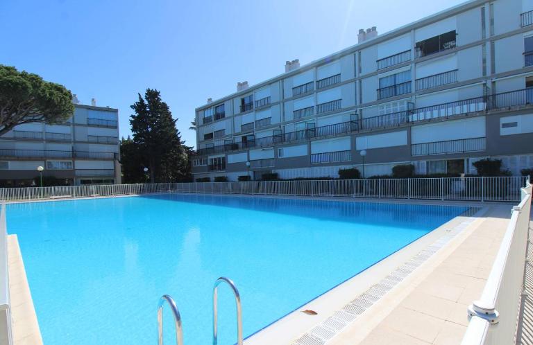 TROPCOQ - Au coeur de St-Tropez - Studio cabine pour 2 personnes - B&B Saint-Tropez