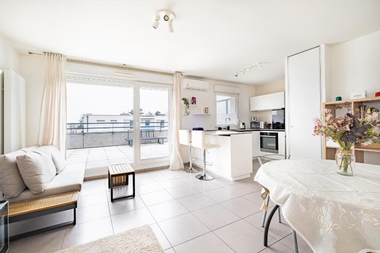 Appartement T2 neuf - Grande Terrasse de 25m2 - Chambres d'hôtes Saint-Priest