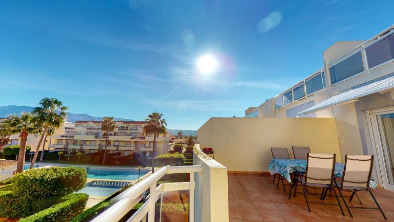Atico Bassetes Ático en Dénia con gran terraza privada y piscina by Family Homes - Bed and Breakfast Denia