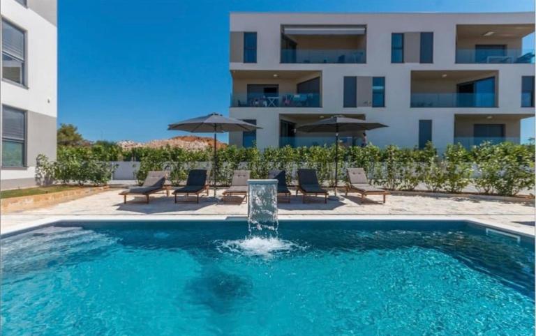 DVJ Apartments 3 - Chambres d'hôtes Sveti Filip i Jakov