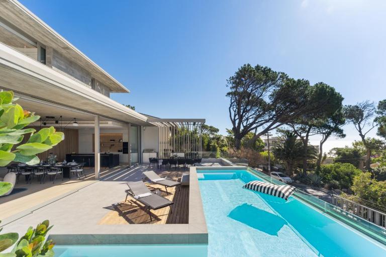 Brand New Dream Villa with Ocean View, Sauna & Gym - Chambres d'hôtes Le Cap