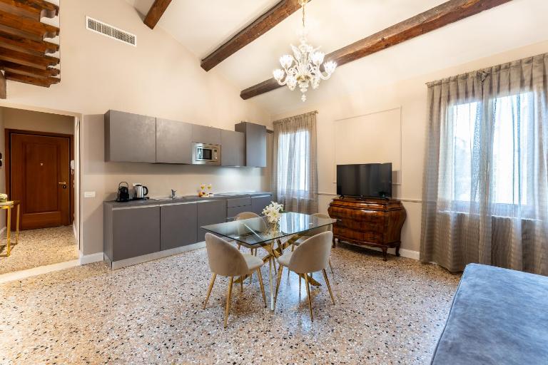 San Vio Palace Luxury Apartments - Bed and Breakfast Venetië