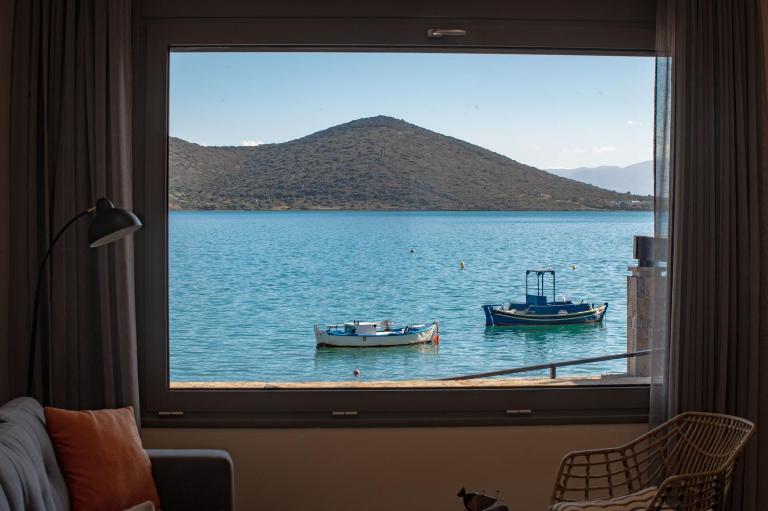 Blue Cove Zen - Bed and Breakfast Eloúnda