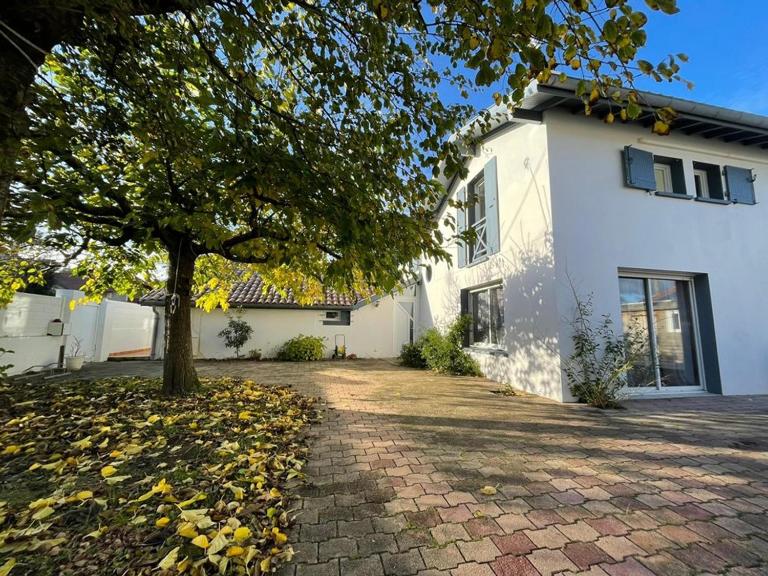 Spacieuse villa avec véranda et jardin à Capbreton - FR-1-413-209 - B&B Capbreton