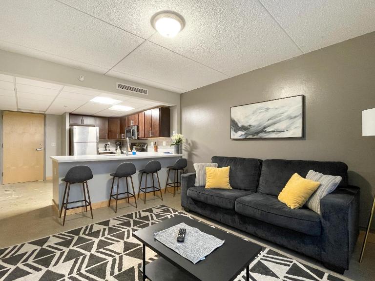 2 BR Short Uber to Dtwn NightlifeRestaurants - B&B Des Moines