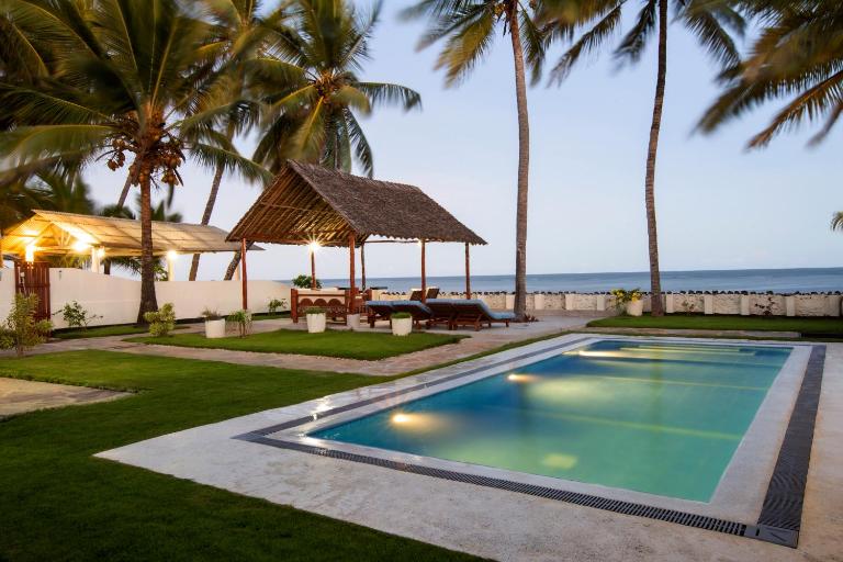 Oasys House - Beautiful Private Beach Front Home - B&B Msambweni