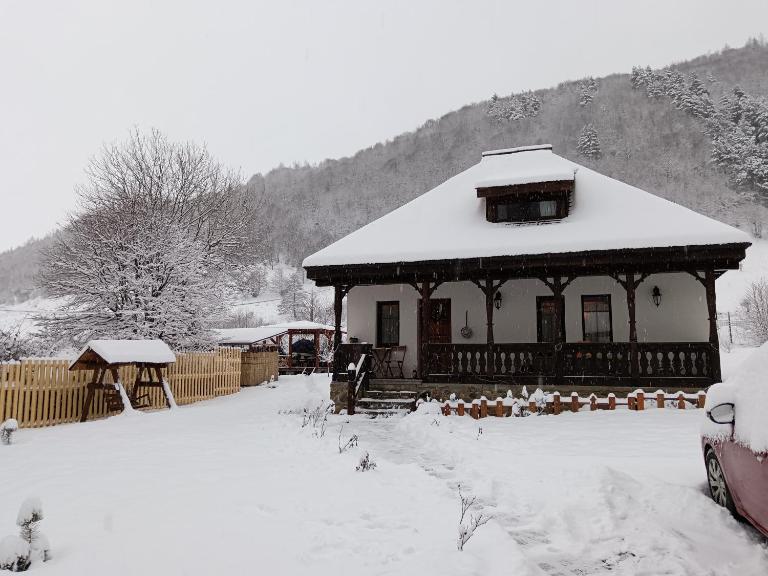 Căsuța din Rusca - B&B Sebeșu de Jos