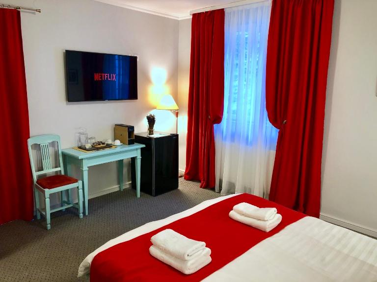 Vila De Argint Aleea Pelesului Nr 2 - B&B Sinaia
