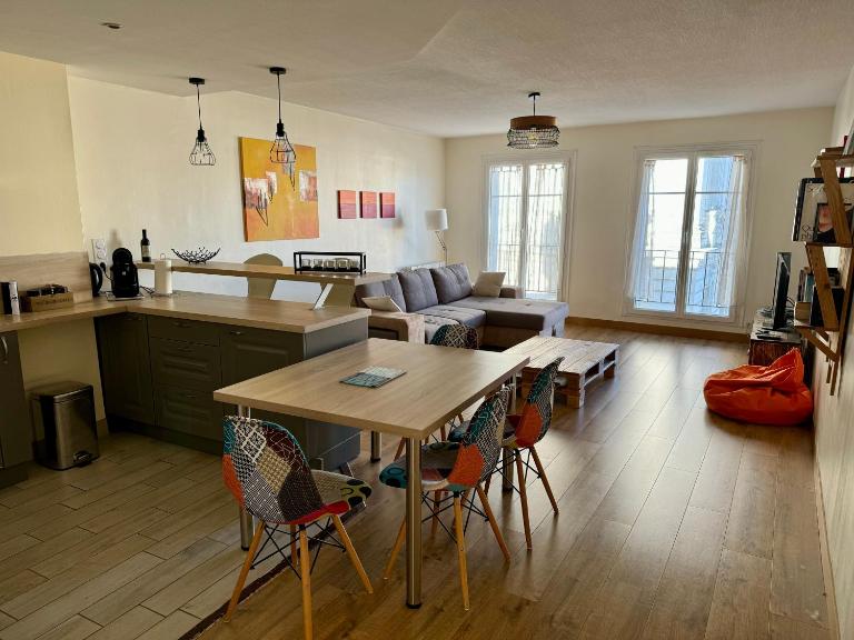 Vue imprenable sur la Mairie - B&B Vannes