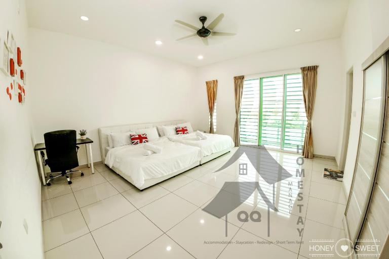 CosyStay - Hijayu Sendayan, Seremban - Family, Spacious with Free Parking, WiFi - Ferienwohnung Seremban