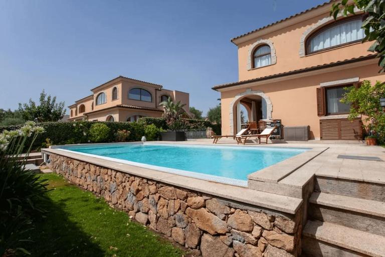Villa Regina - Piscina & Relax - B&B Puntaldia