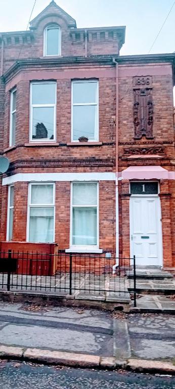 Aaron's Holiday Home - B&B Belfast