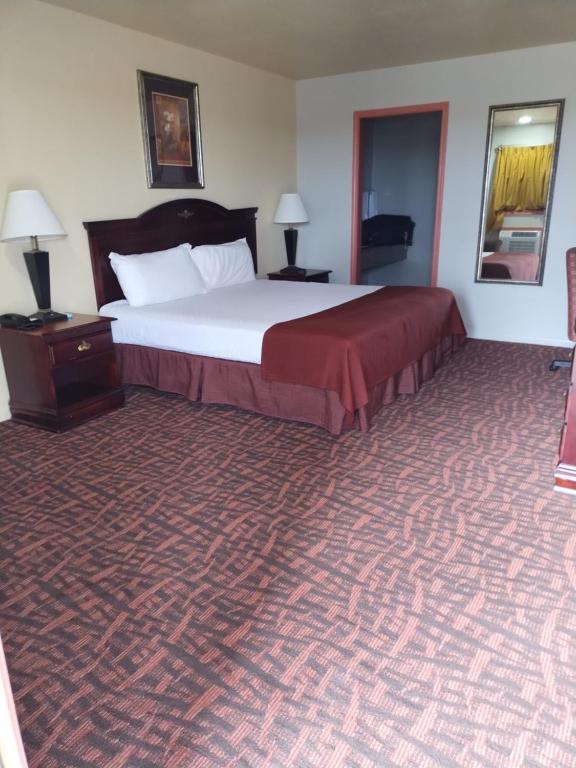 Howards Inn Motel - B&B Eunice