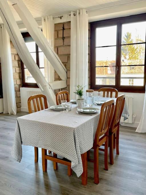 Appartement centre ville Milly-la-Forêt - B&B Milly-la-Forêt