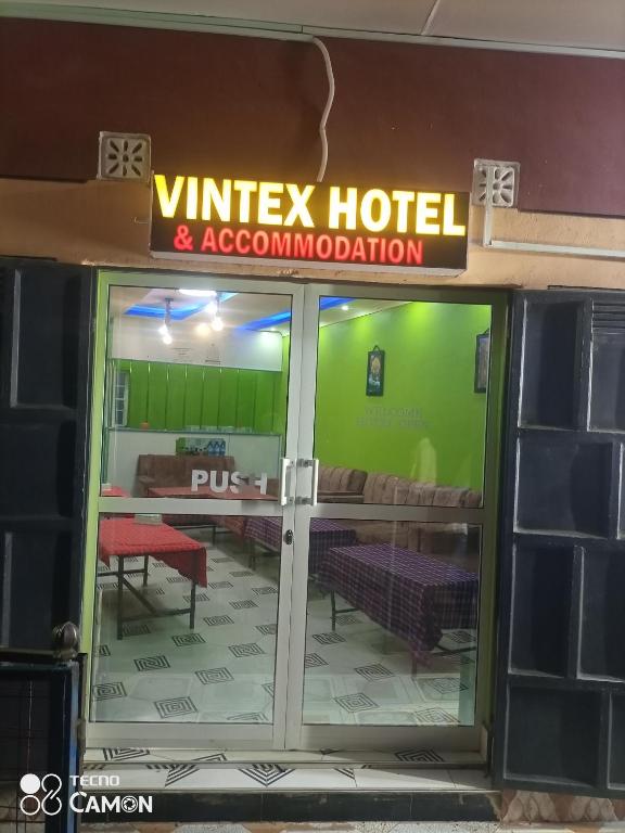 VINTEX GUEST HOUSE - Bed and Breakfast Kimana
