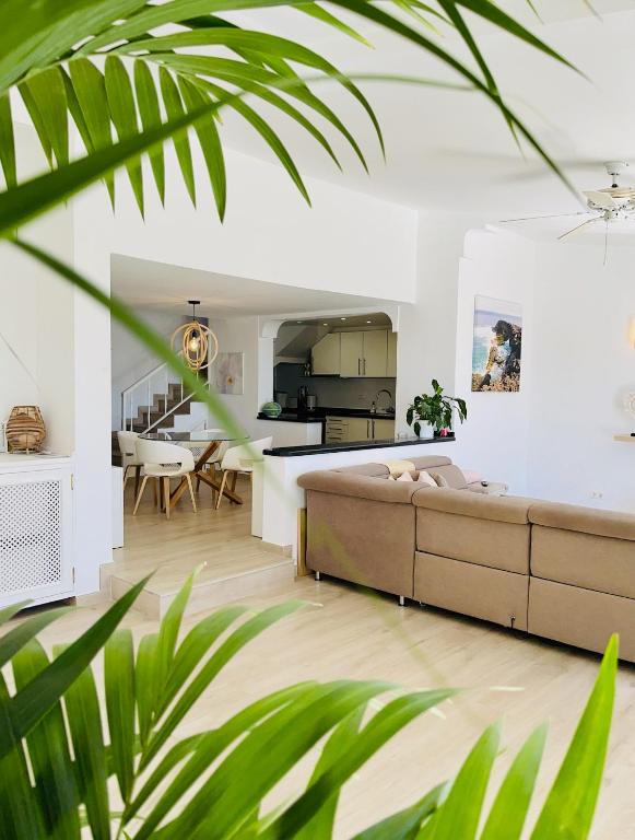 Luxury Villa with sea view, private jacuzzi & heated pool - Ferienwohnung San Miguel De Abona