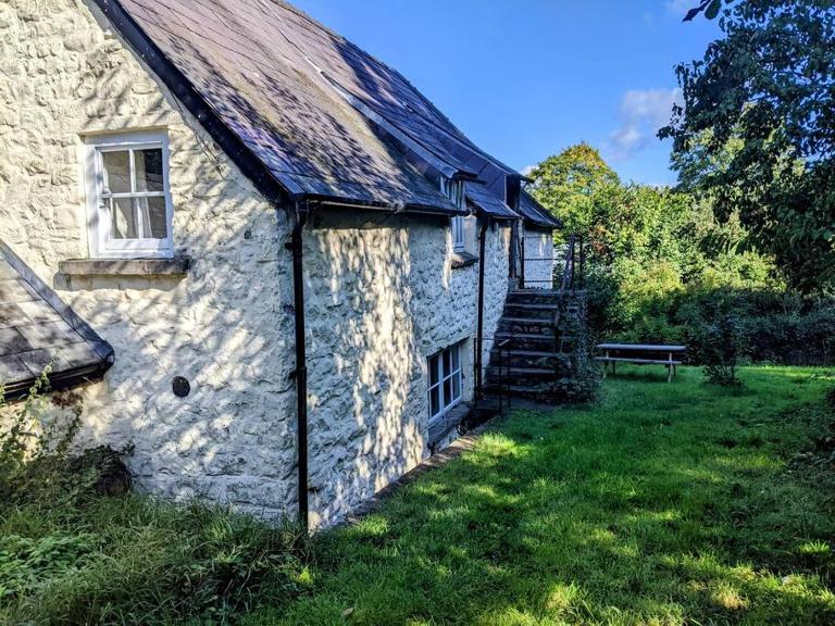 The Old Granary Farm Cottage - B&B Abergavenny