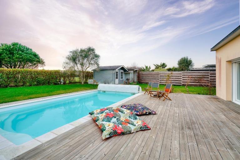 Maison avec piscine pour 8 - 500m de la plage - Bed and Breakfast Plobannalec-Lesconil
