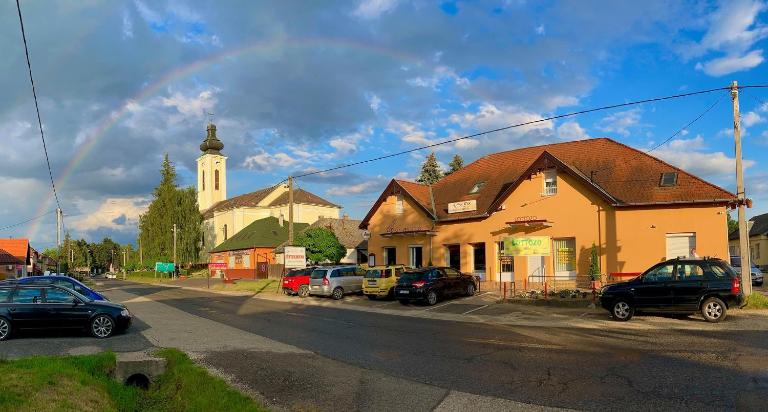 Csata Vendéglő és Panzió - B&B Isaszeg