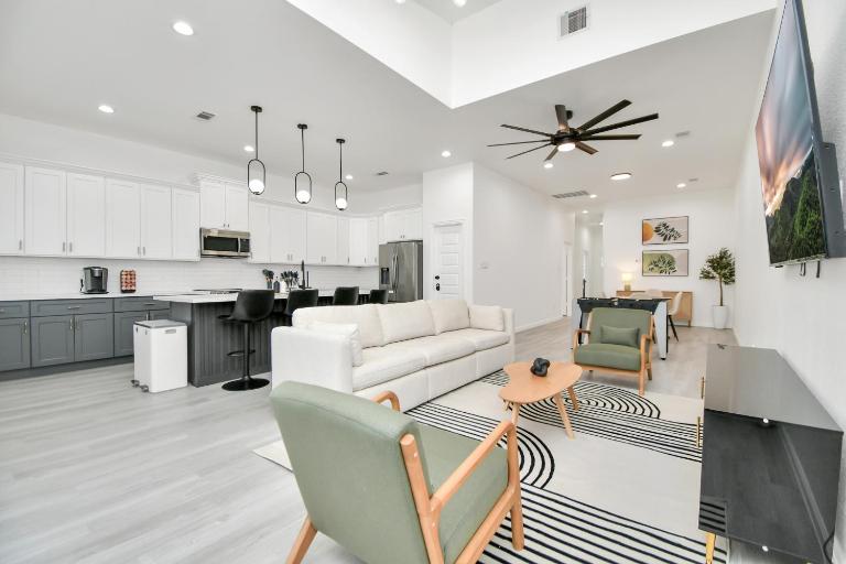 Luxe 3BR/2BA Near Downtown•Sleeps 9• Netflix•Wi-Fi - Chambres d'hôtes Houston