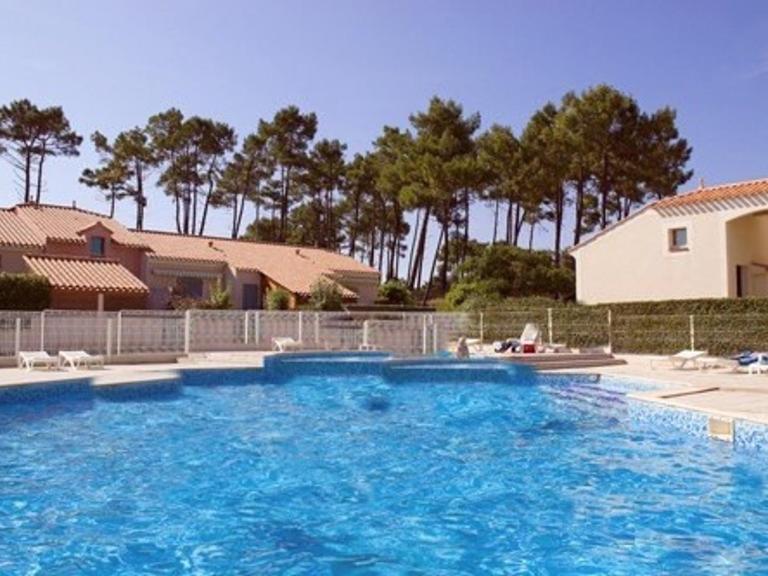 Maison familiale à Saint-Jean-de-Monts, piscine commune, parking privé - FR-1-323-377 - Chambres d'hôtes Saint-Jean-de-Monts