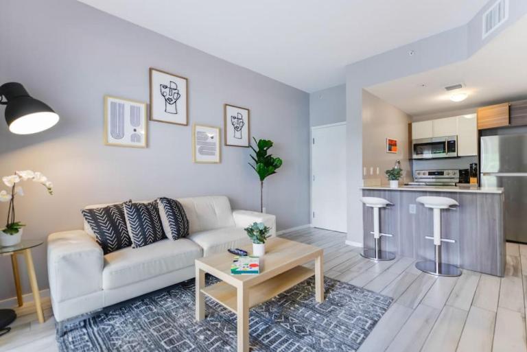 Wynwood Amazing Condo Sleeps 5 Close to Beach - B&B Miami