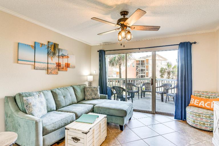 Steps to Pool & Beach! Galveston Family Condo - B&B Galveston
