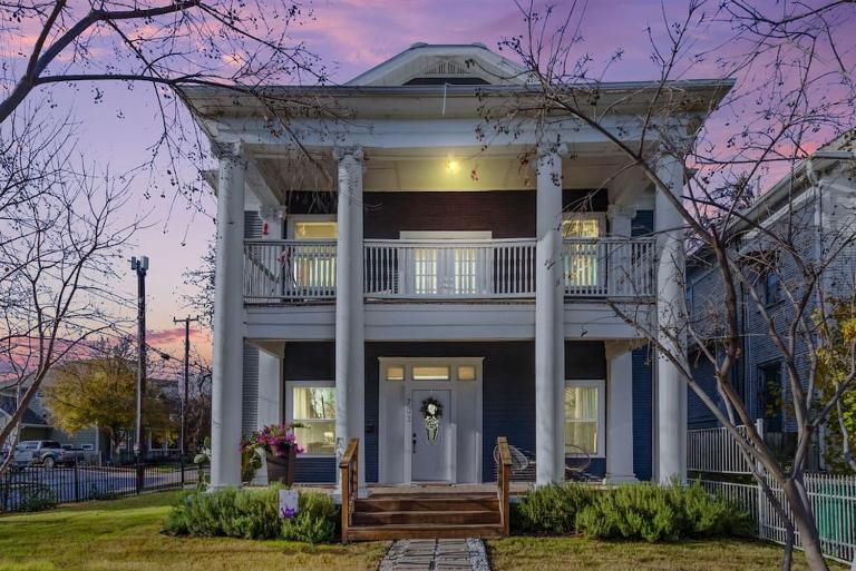 Reduced! Casa Paz - Historic Home Walking Distance - Bed and Breakfast San Antonio