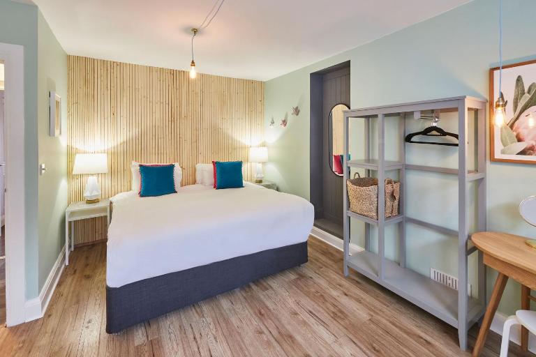 South Bay Garden Apartment - B&B Scarborough