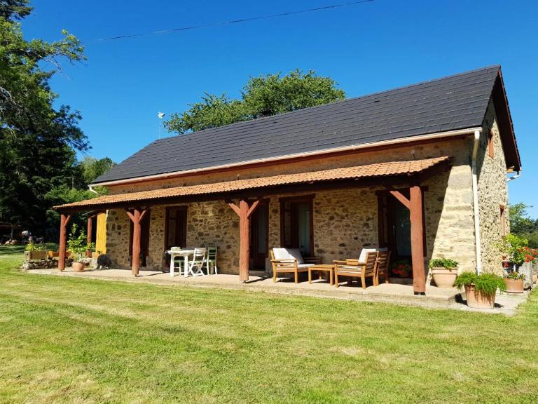 Gîte de France De la bergerie 2 épis - Gîte de France 4 personnes MAE-9104 - B&B Neuvic