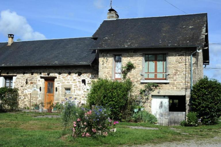 Gîte de France à Soudaine-Lavinadière 3 épis - Gîte de France 5 personnes MAE-9954 - Ferienwohnung Soudaine-Lavinadière