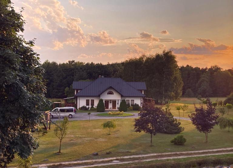 Brzozowy Dworek - Winnica Lipowiec - B&B Lipowiec