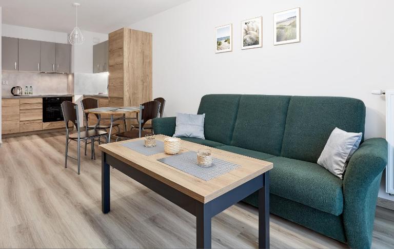 Poznań Airport Comfy Apartment by BookingHost - B&B Poznań