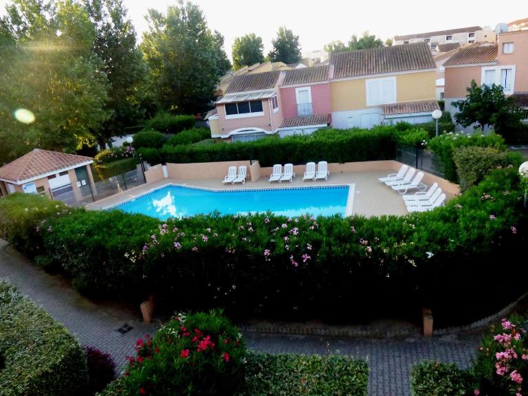 Appartement cosy avec piscine, proche commodités et plages, idéal pour familles - FR-1-387-164 - B&B Marseillan