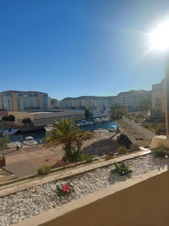 T2 4 pers, rénové en bord de plage , clim et parking classé 2 étoiles - Ferienwohnung Sète
