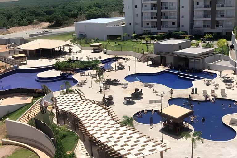 Eco Towers, apto 2/4 , roupas de cama incluso.Lagoa Parque a 50m -Entrada+barata - B&B Caldas Novas
