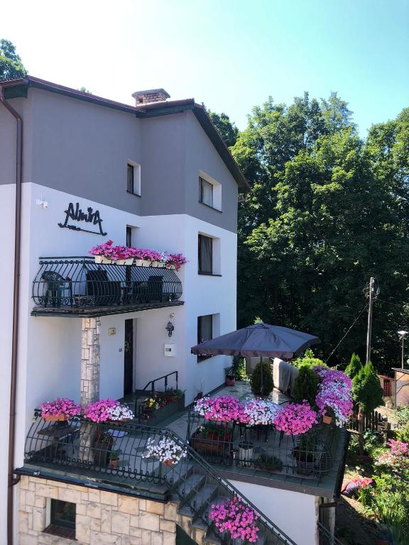 Villa Almira - B&B Polanica-Zdrój