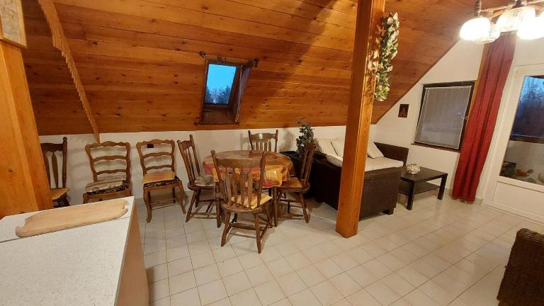 Varjas apartman - Bed and Breakfast Ábrahámhegy