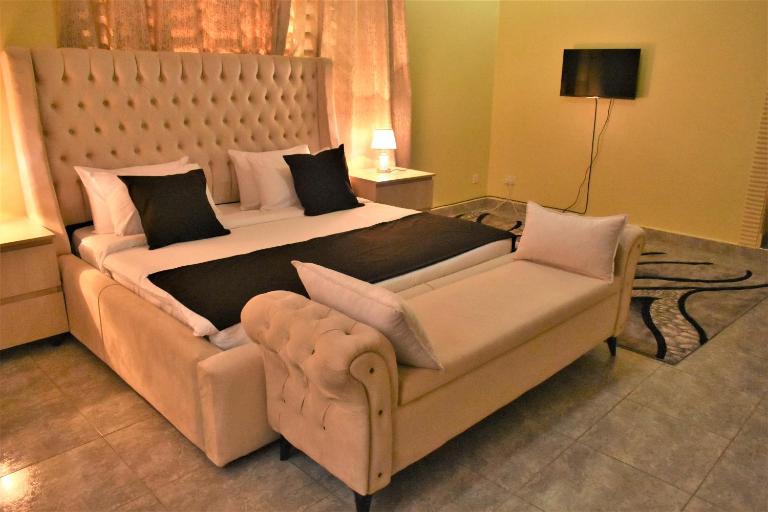Ezeife Guesthouse - Bed and Breakfast Kampala
