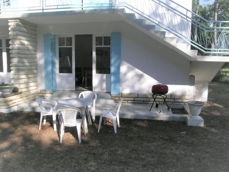 Ronce-les-Bains - APPARTEMENT REZ-DE-CHAUSSÉE droit - 90m de la PLAGE - B&B Ronce-les-Bains