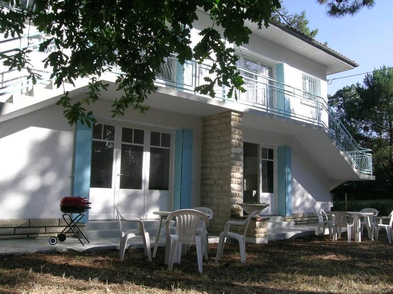 Ronce-les-Bains - APPARTEMENT REZ-DE-CHAUSSEE gauche - 90m de la PLAGE - B&B Ronce-les-Bains
