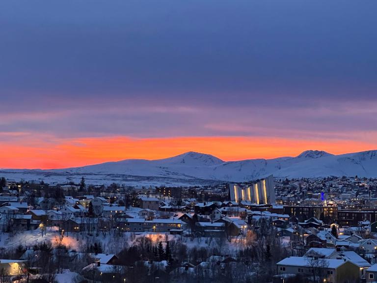 Large house with spectacular view - B&B Tromsø