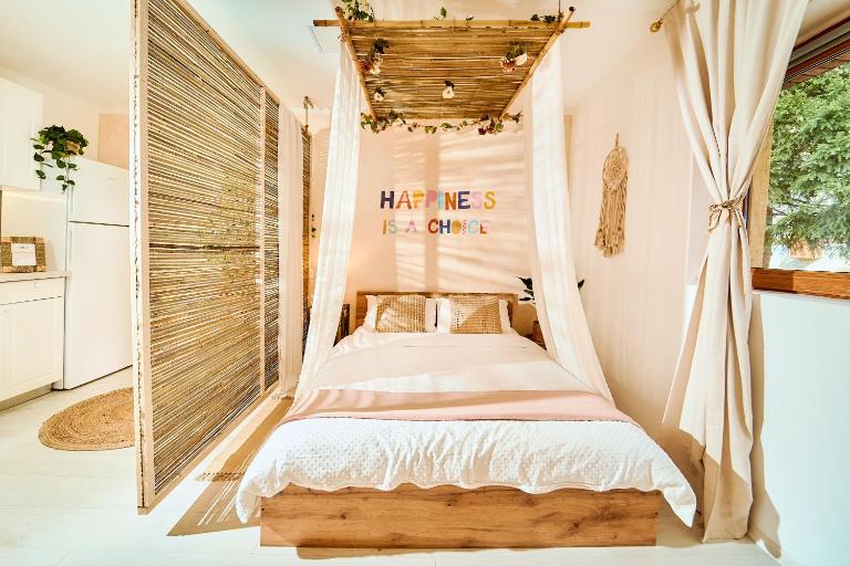 Exotic Jungle-Inspired Oasis - B&B Timisoara