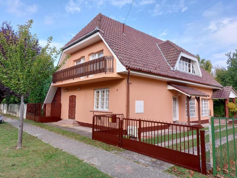 Holiday House Retro - B&B Szántód