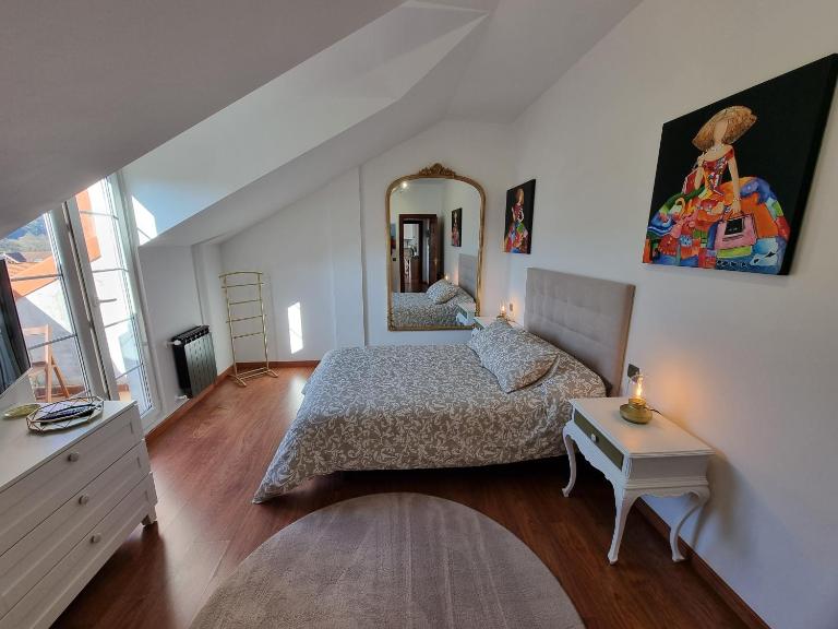 Romántico apartamento con terraza y piscina - Chambres d'hôtes Villabáñez