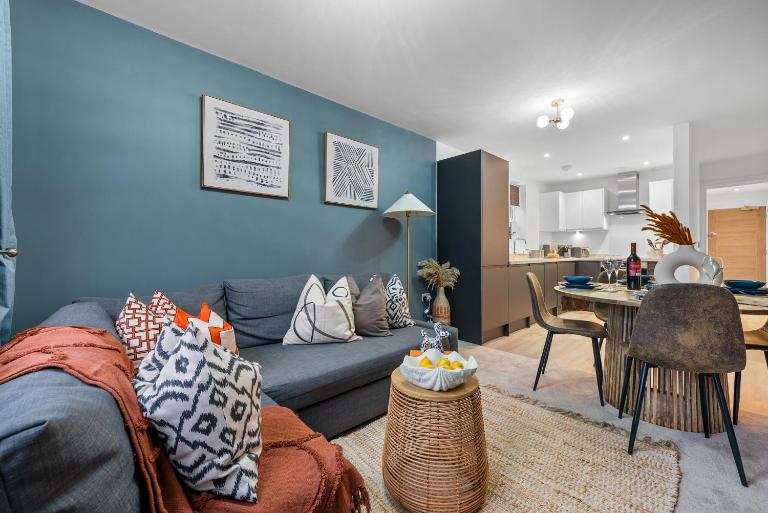 1-Bedroom Luxurious, City Centre, Chic & Stunning Apartment in Southampton, Sleeps 4 - by Blue Puffin Stays - B&B Southampton