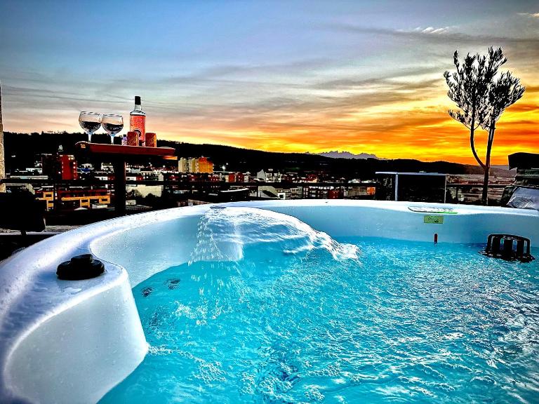 jacuzzi privado con vistas increíbles el Raco d Artes - Chambres d'hôtes Artés