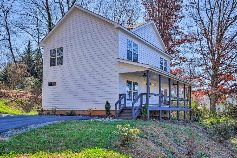 New Country House with Stylish Modern Amenities - B&B Waynesville