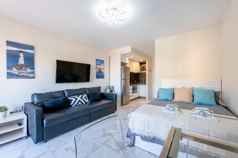797 HOLIDAY RENTALS - Acogedor estudio ubicado en edificio Jupiter - B&B Benalmádena